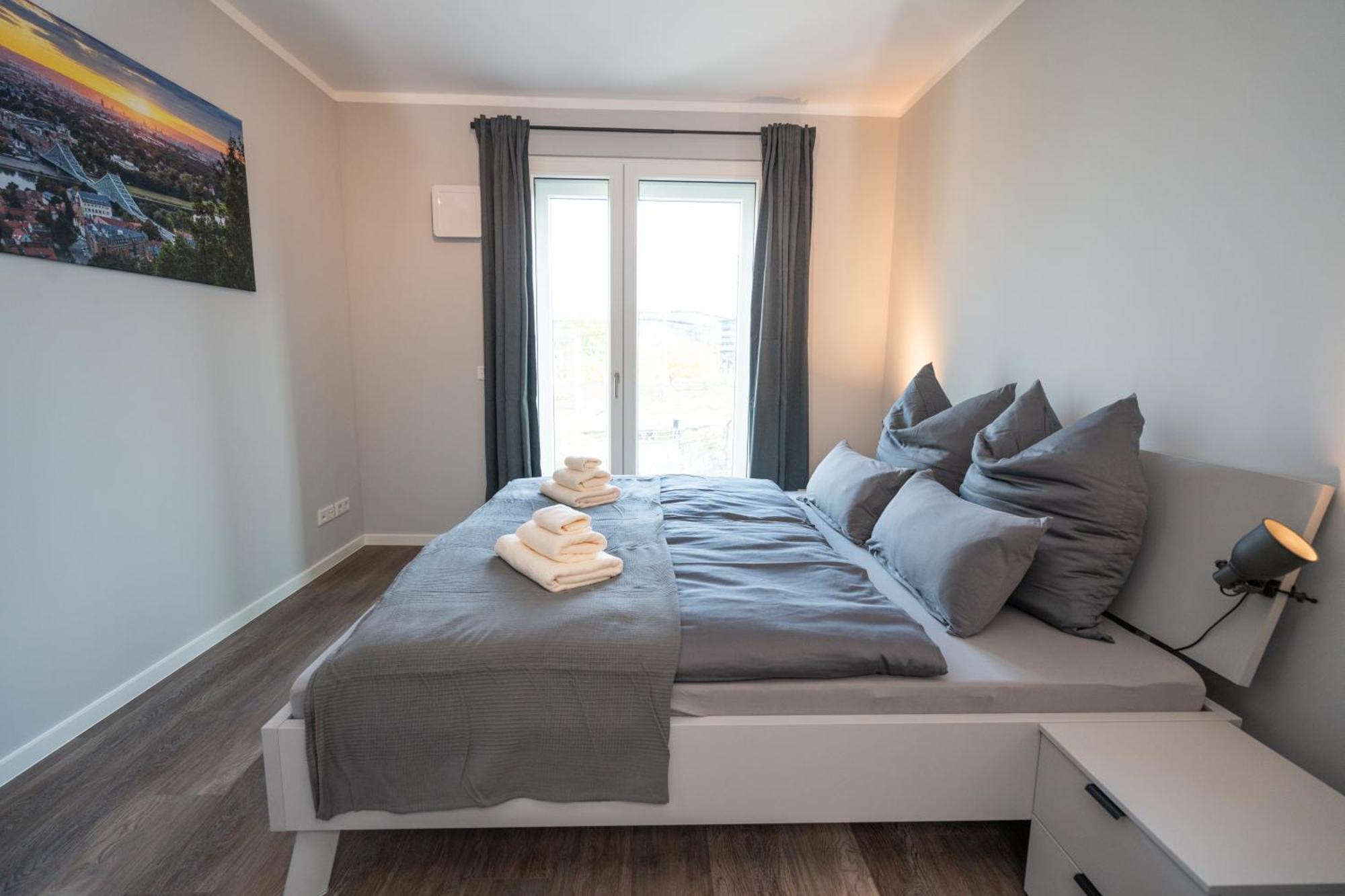 Cozy City Dream Apartment Mit Terrasse Und Parkplatz - 90M² Дрезден Екстериор снимка