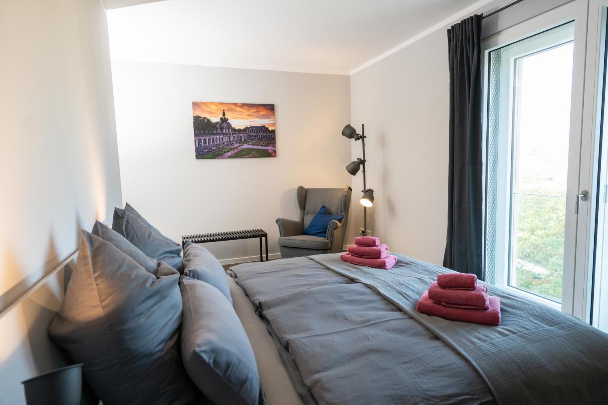 Cozy City Dream Apartment Mit Terrasse Und Parkplatz - 90M² Дрезден Екстериор снимка